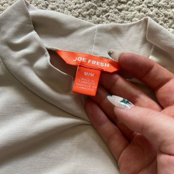 🌸 Joe Fresh 🌸 mock neck tank - Picture 3 of 5